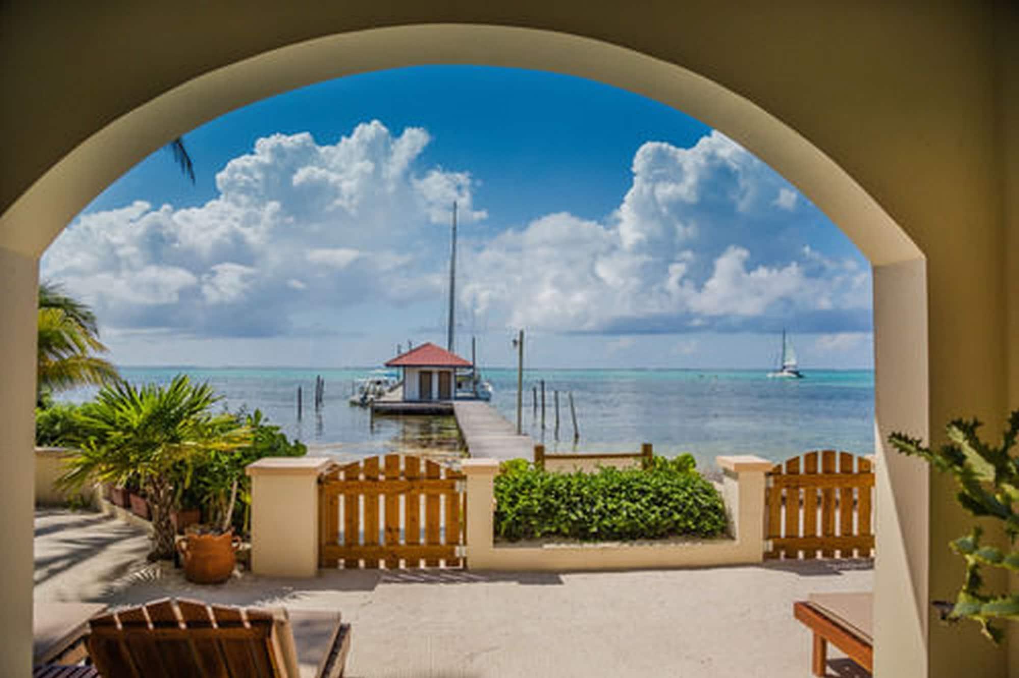 The Palms Oceanfront Suites San Pedro  Exteriör bild