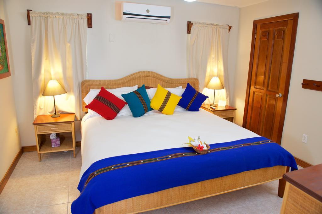 The Palms Oceanfront Suites San Pedro  Exteriör bild