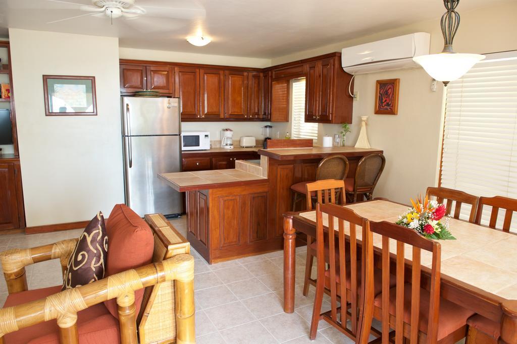 The Palms Oceanfront Suites San Pedro  Exteriör bild